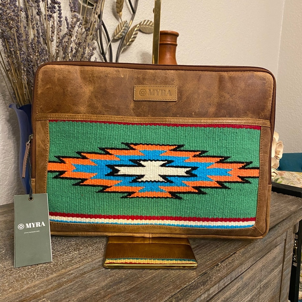 NWT Myra Bag MINERVA PRAIRIE LAPTOP CASE IN BLUE, GREEN AND BROWN
